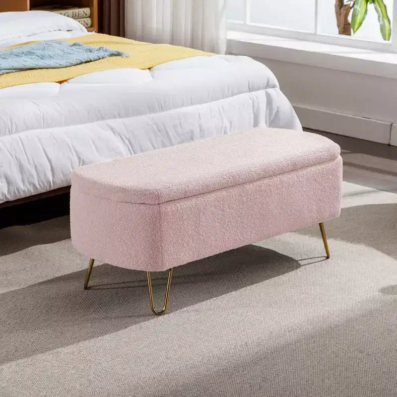 Pouffe de rangement moderne avec coussin d'assise en fausse fourrure