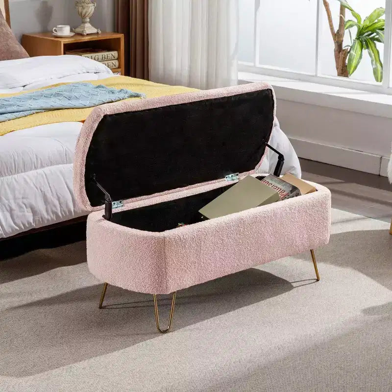 Pouffe de rangement moderne avec coussin d'assise en fausse fourrure