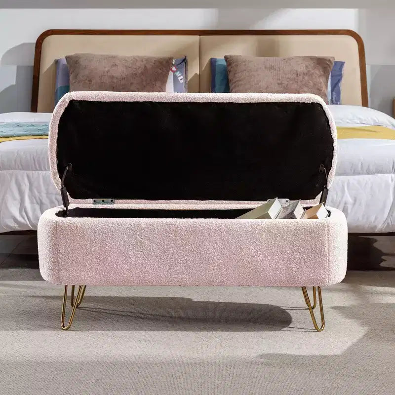 Pouffe de rangement moderne avec coussin d'assise en fausse fourrure
